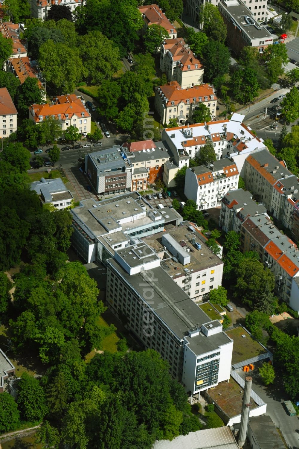 Aerial photograph Berlin - Hospital grounds of the Clinic Maria Heimsuchung Caritas Klinik Pankow on Breite Strasse in the district Pankow in Berlin, Germany