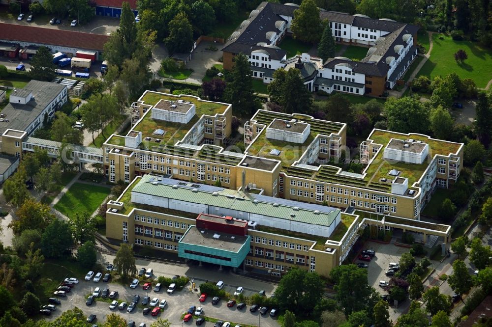 Aerial photograph Berlin - Hospital grounds of the Clinic St. Marien Krankenhaus in the district Lankwitz in Berlin, Germany