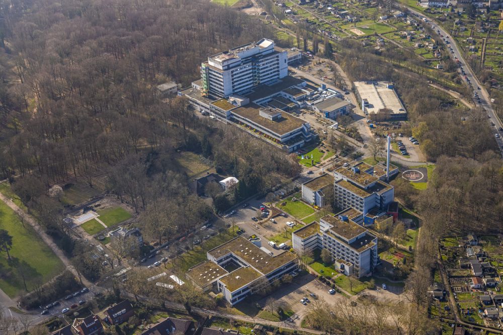 Aerial image Gelsenkirchen - Hospital grounds of the Clinic Marienhospital on Virchowstrasse in the district Ueckendorf in Gelsenkirchen at Ruhrgebiet in the state North Rhine-Westphalia, Germany