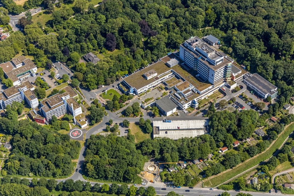 Gelsenkirchen from the bird's eye view: Hospital grounds of the Clinic Marienhospital on Virchowstrasse in the district Ueckendorf in Gelsenkirchen in the state North Rhine-Westphalia, Germany