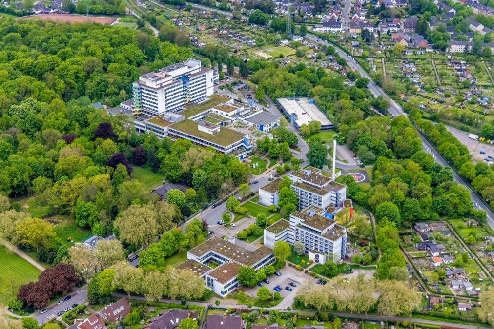 Aerial photograph Gelsenkirchen - Hospital grounds of the Clinic Marienhospital on Virchowstrasse in the district Ueckendorf in Gelsenkirchen in the state North Rhine-Westphalia, Germany