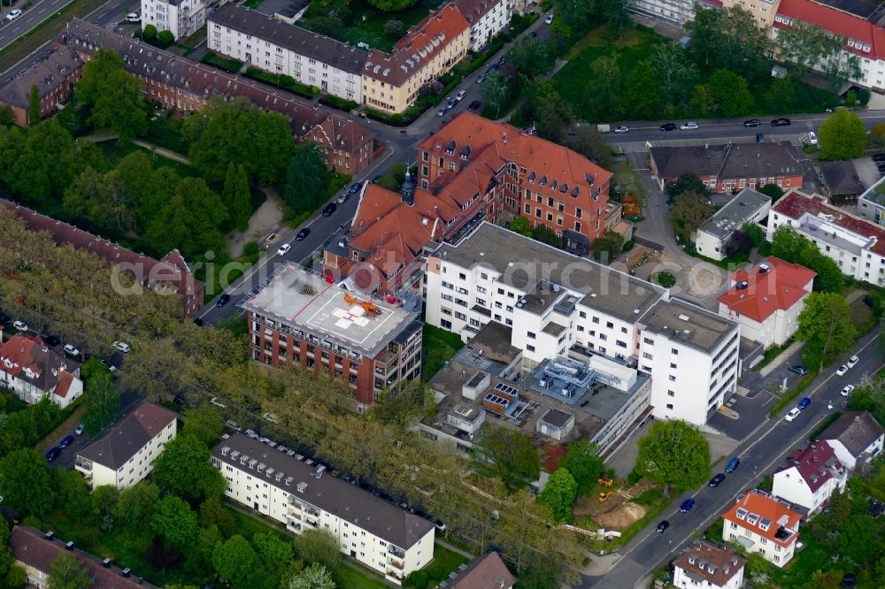 Kassel from the bird's eye view: Hospital grounds of the Clinic Rotes Kreuz Krankenhaus in Kassel in the state Hesse, Germany