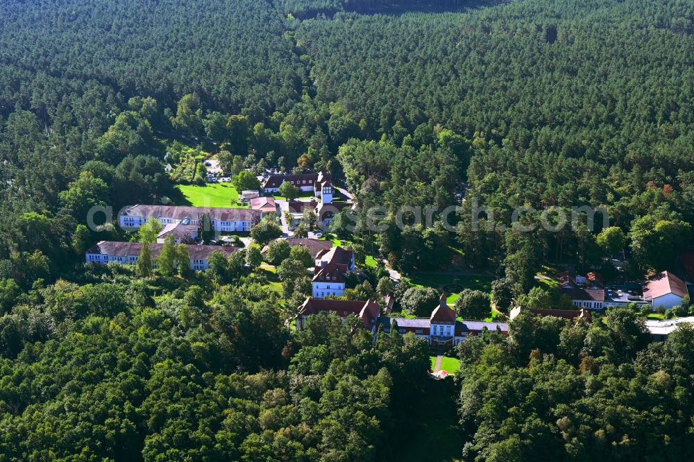Aerial image Lindow (Mark) - Hospital grounds of the Clinic SALUS-KLINIK GmbH & Co Lindow KG on the road to Guhlen in Lindow (Mark) at Mark in the state Brandenburg, Germany