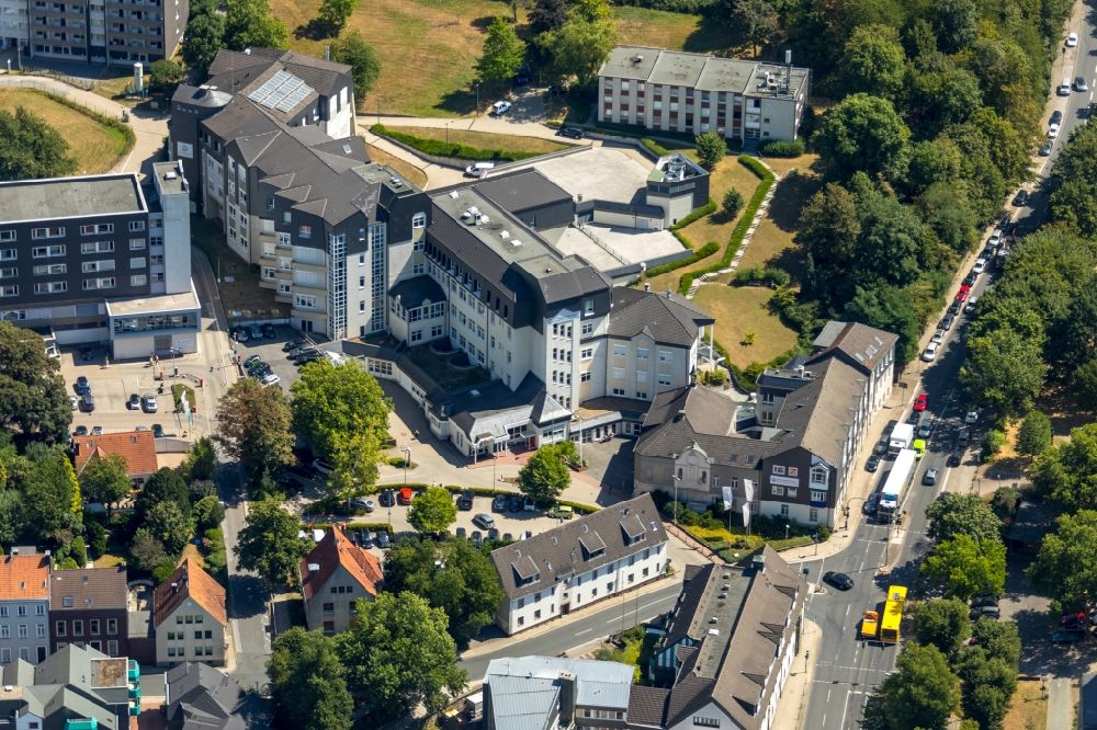Aerial photograph Werden - Hospital grounds of the Clinic Sankt Josef Essen-Werden in Werden in the state North Rhine-Westphalia, Germany