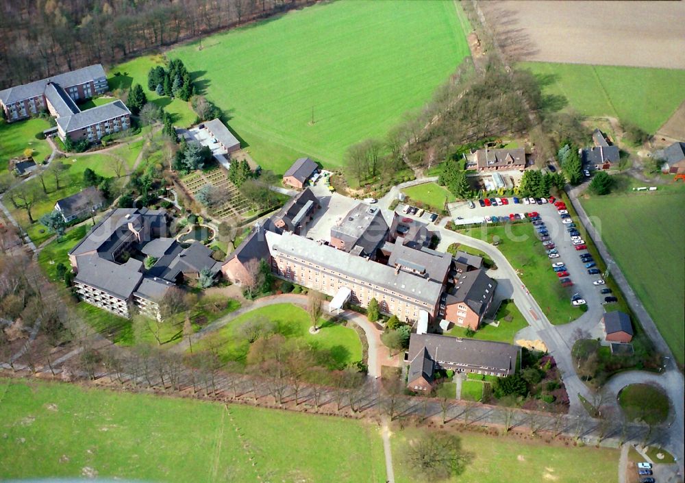 Aerial photograph Xanten - Hospital grounds of the Clinic of Sankt Josef-Hospital GmbH in Xanten in the state North Rhine-Westphalia, Germany
