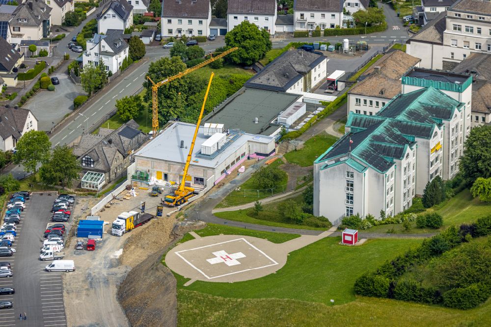 Aerial image Meschede - Clinic of the hospital grounds Sankt Walburga-Krankenhaus Meschede Notfall on Schederweg in Meschede in the state North Rhine-Westphalia, Germany