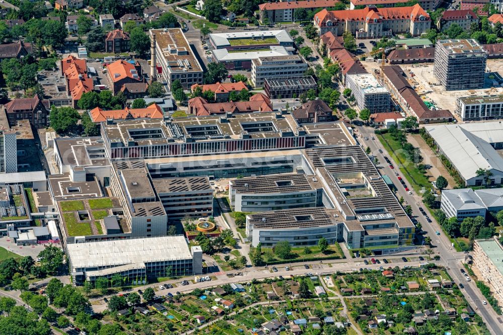 Karlsruhe from the bird's eye view: Hospital grounds of the Clinic Staedtisches Klinikum Karlsruhe Kindernotaufnahme in Karlsruhe in the state Baden-Wuerttemberg, Germany