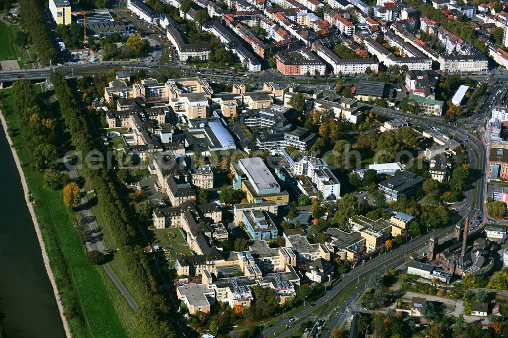 Aerial photograph Mannheim - Hospital grounds of the Clinic of Universitaetsklinik and dem Klinikum Mannheim on Ufer of Neckar in Mannheim in the state Baden-Wurttemberg, Germany