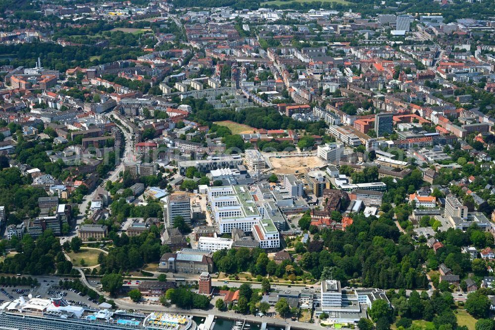 Aerial photograph Kiel - Hospital grounds of the Clinic Universitaetsklinikum Schleswig-Holstein ( UKSH ) on street Arnold-Heller-Strasse in the district Duesternbrook in Kiel in the state Schleswig-Holstein, Germany