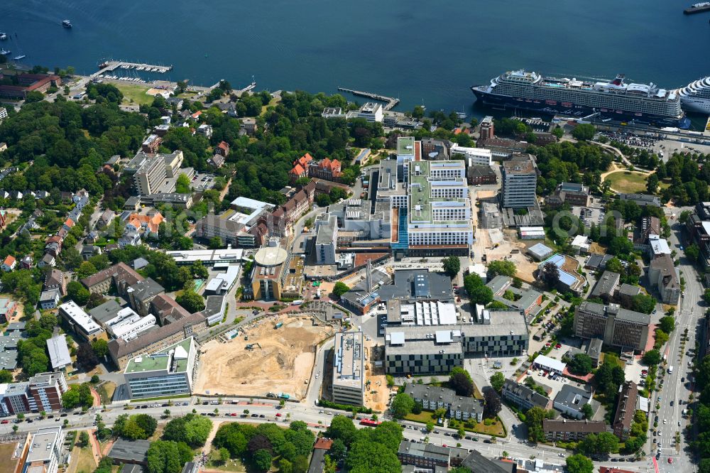 Kiel from above - Hospital grounds of the Clinic Universitaetsklinikum Schleswig-Holstein ( UKSH ) on street Arnold-Heller-Strasse in the district Duesternbrook in Kiel in the state Schleswig-Holstein, Germany