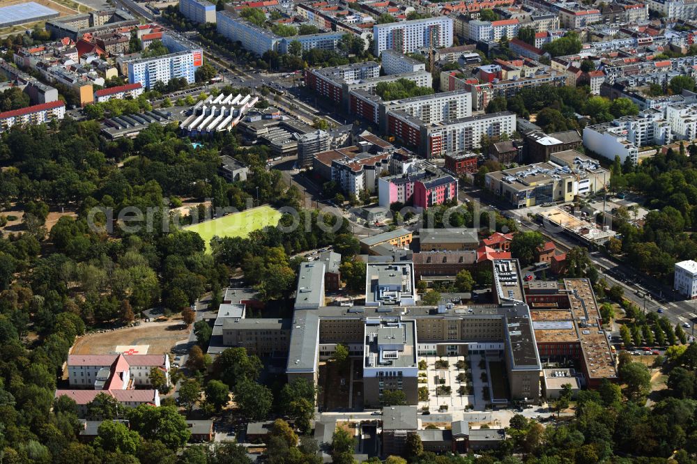 Aerial photograph Berlin - Hospital grounds of the Vivantes Clinic Landsberger Allee im Friedrichshain in Berlin