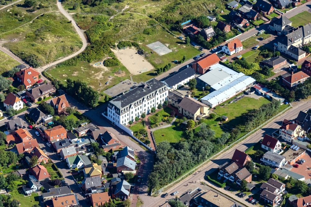 Aerial photograph Borkum - Clinic grounds Mutterkindfachklinik Sancta Maria on the outskirts in Borkum in the state Lower Saxony, Germany
