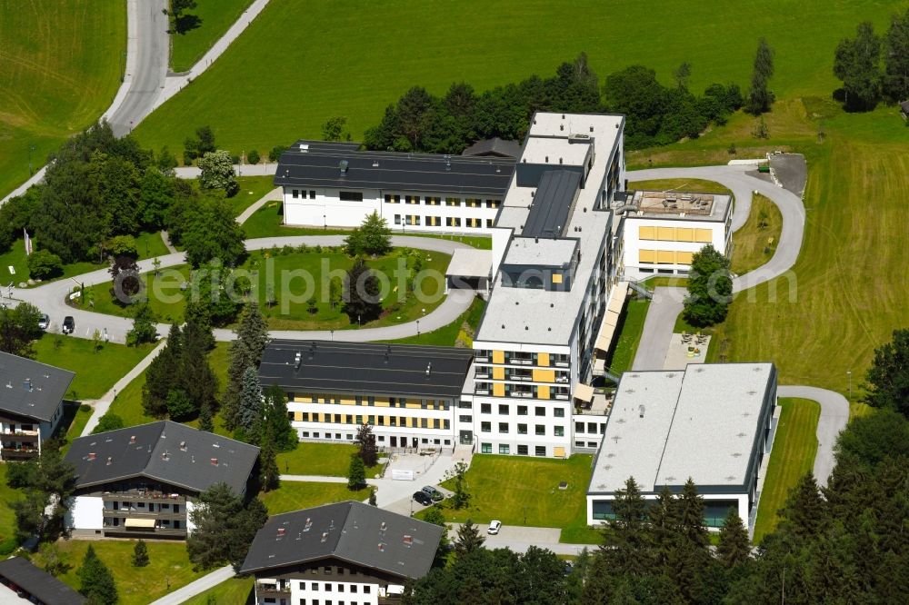 Aerial photograph Saalfelden am Steinernen Meer - Hospital grounds of the rehabilitation center - Rehabilitationszentrum in Saalfelden am Steinernen Meer in Pinzgauer Saalachtal, Austria