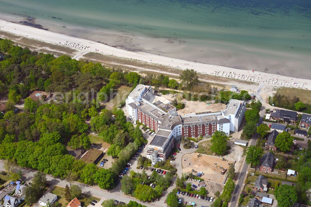 Ostseebad Boltenhagen from the bird's eye view: Hospital grounds of the rehabilitation center of Strandklinik Boltenhagen in Ostseebad Boltenhagen in the state Mecklenburg - Western Pomerania, Germany