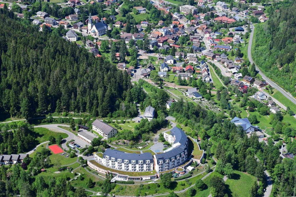 Aerial image Todtmoos - Hospital grounds of the rehabilitation center Wehrawald in Todtmoos in the state Baden-Wurttemberg, Germany. Specialized in pneumonology, oncology and psychosomatic, the remarkable builing ist landmark in the valley of the river Wehra