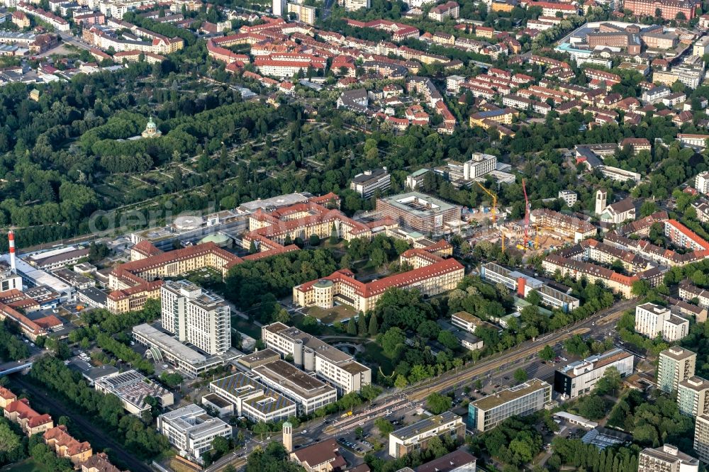 Aerial photograph Freiburg im Breisgau - Hospital grounds of the Clinic of Universtitaetsklinik in Freiburg im Breisgau in the state Baden-Wurttemberg