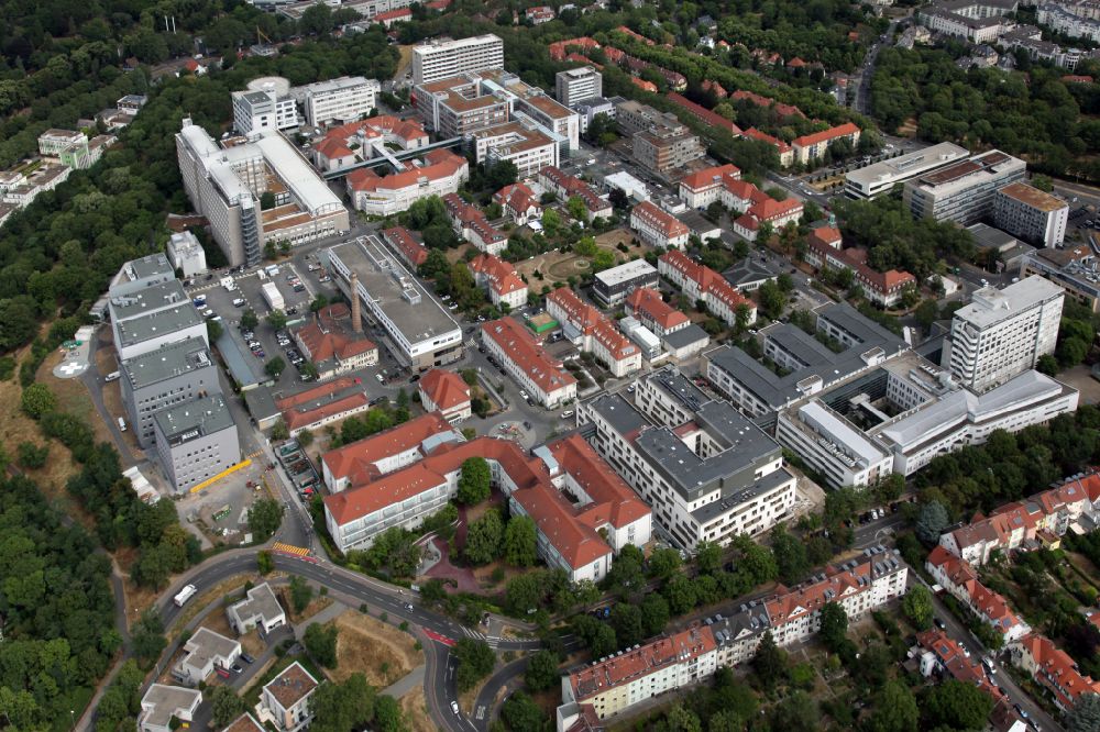Mainz from the bird's eye view: Hospital grounds of the University Medical Center of Johannes Gutenberg University Mainz in Mainz in Rhineland-Palatinate