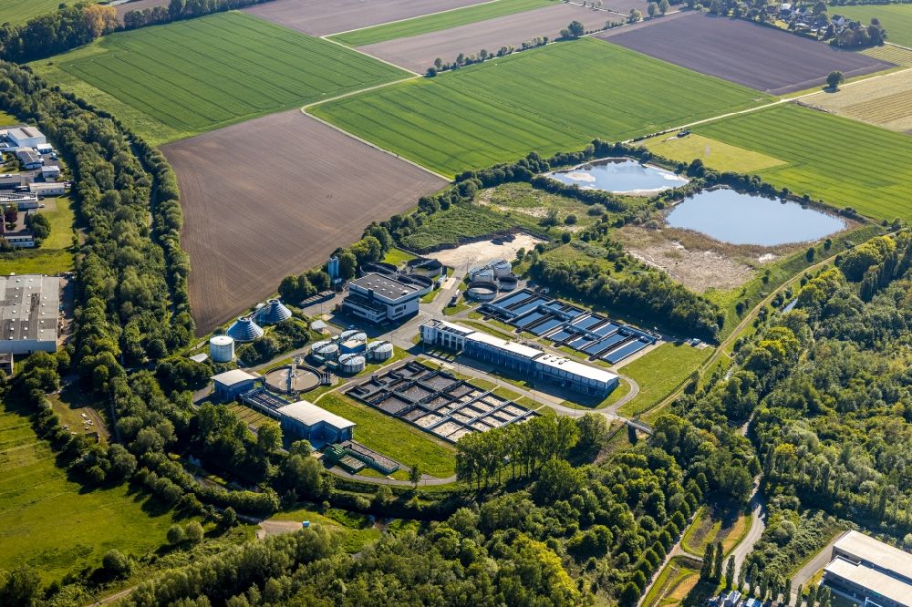 Aerial image Kamen - Sewage works Basin and purification steps for waste water treatment of Klaeranlage Kamen Koernebach in Kamen in the state North Rhine-Westphalia, Germany