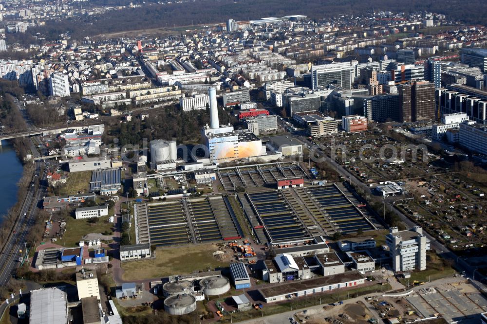 Frankfurt am Main from above - Sewage treatment plant basin and cleaning stages for waste water treatment of the sewage treatment plant on Schwanheimer Strasse in Frankfurt in the state Hesse, Germany