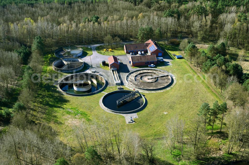 Neu Kaliß from above - Sewage works Basin and purification steps for waste water treatment on street An der Elde in Neu Kaliss in the state Mecklenburg - Western Pomerania, Germany