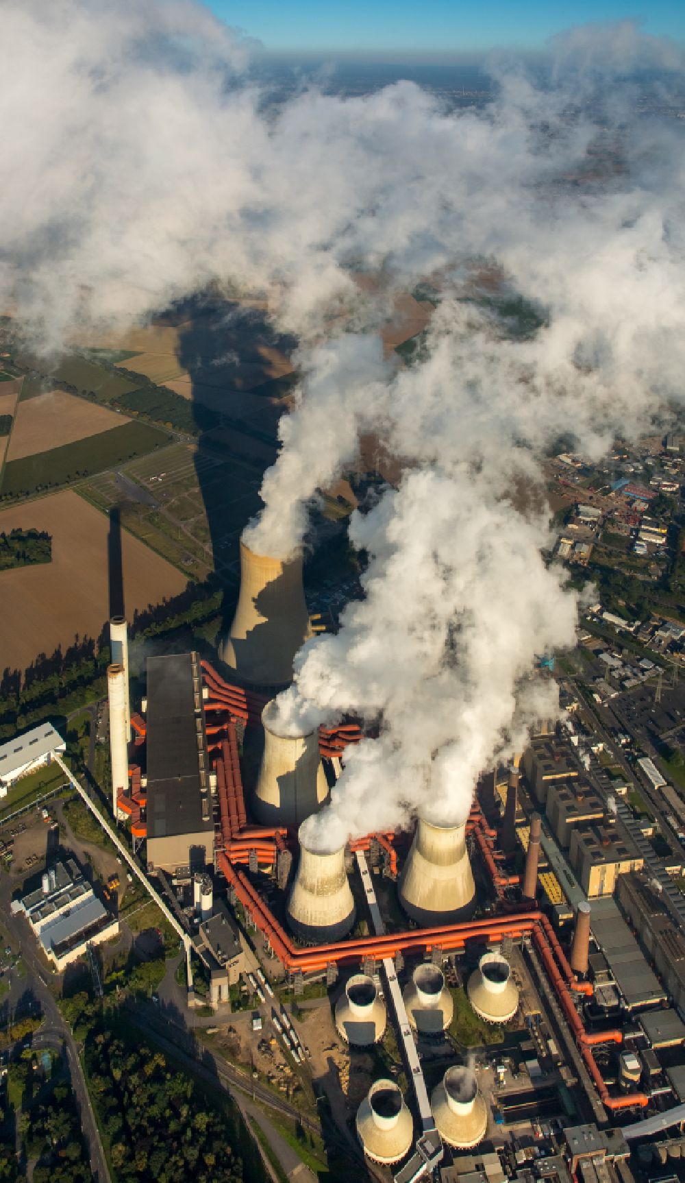 Niederaußem from above - Coal power plants of the RWE Power AG Kraftwerk Niederaussem in Bergheim in the state North Rhine-Westphalia, Germany
