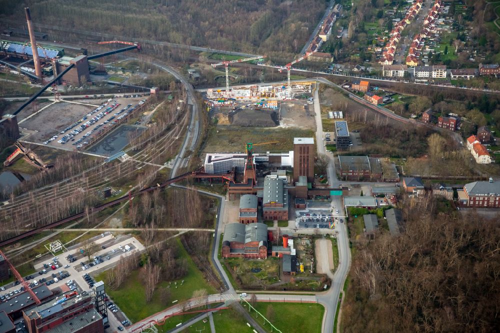 Essen from the bird's eye view: Coke oven plant Zollverein in Essen in the industrial area of Ruhrgebiet in the state of North Rhine-Westphalia. The site was considered as the most modern in Europe and is UNESCO world heritage site today
