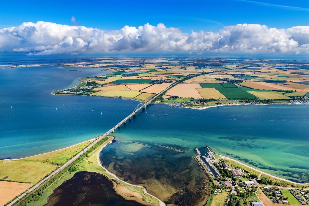 Aerial photograph Fehmarn - Construction of the pier over the water surface . on street E47 in Fehmarn on the island on street E47 of Fehmarn in the state Schleswig-Holstein, Germany