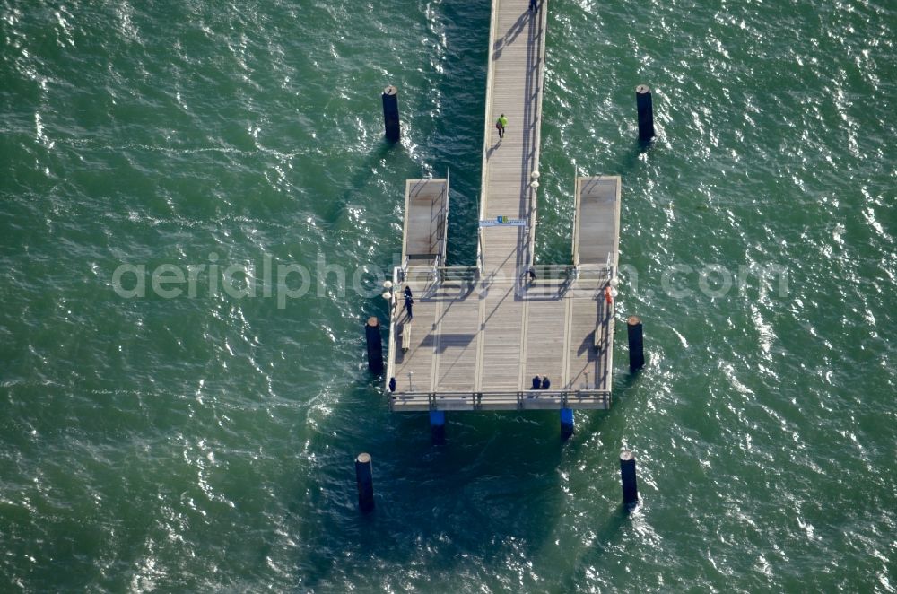 Graal-Müritz from the bird's eye view: Running surfaces and construction of the pier over the water surface . in Graal-Mueritz in the state Mecklenburg - Western Pomerania, Germany