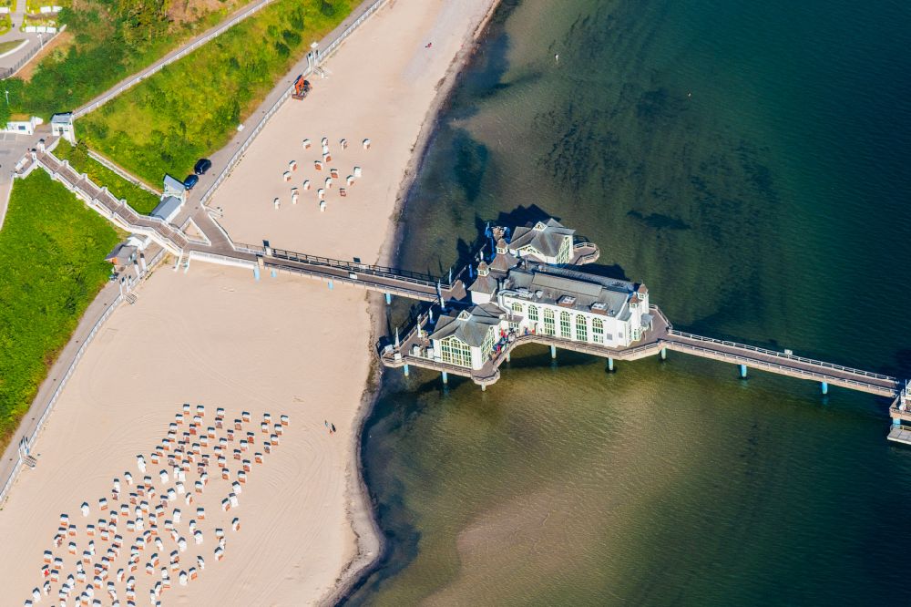 Ostseebad Sellin from the bird's eye view: Running surfaces and construction of the pier over the water surface . in Ostseebad Sellin on the island of Ruegen in the state Mecklenburg - Western Pomerania, Germany