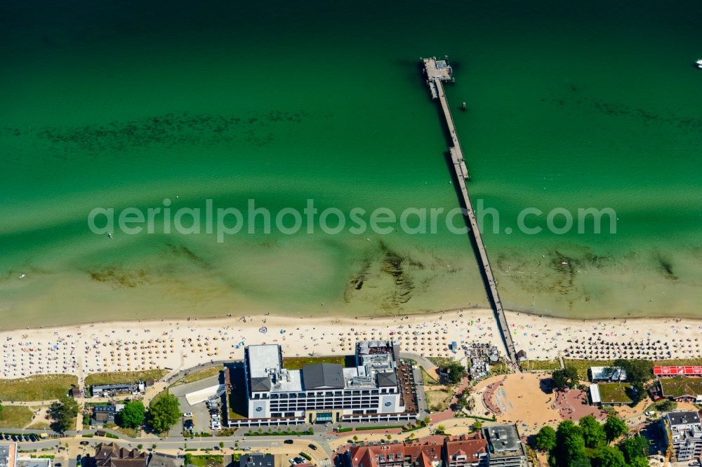 Aerial photograph Scharbeutz - Running surfaces and construction of the pier over the water surface in Scharbeutz in the state Schleswig-Holstein, Germany