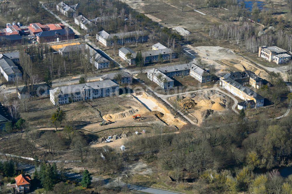 Aerial photograph Potsdam - Construction site for the renovation and reconstruction of the building complex of the former military barracks on street Rotkehlchenweg in the district Fahrland in Potsdam in the state Brandenburg, Germany
