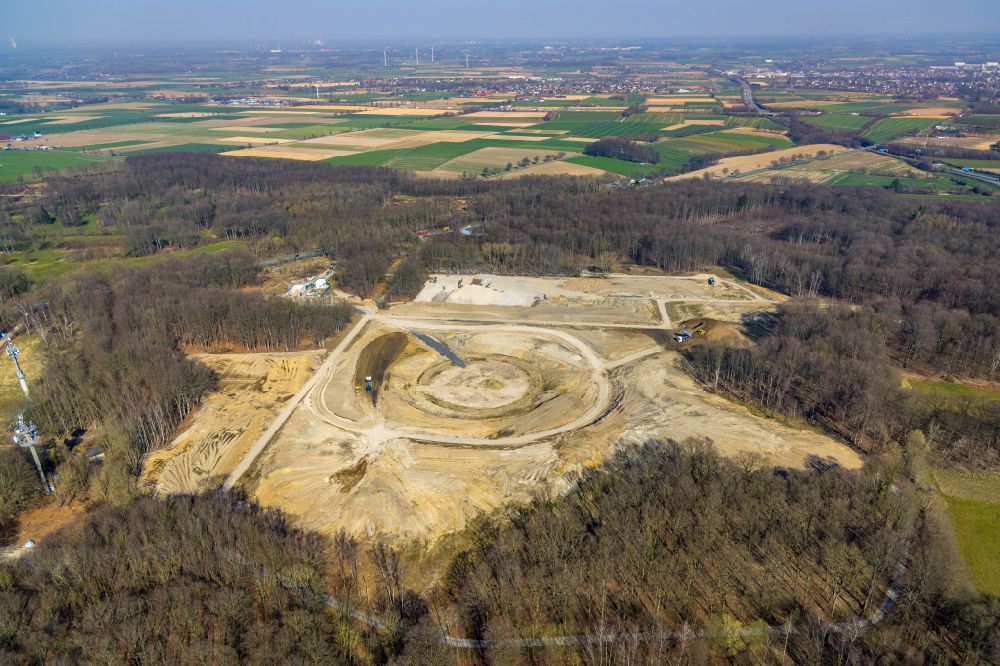 Werl from above - Conversion surfaces on the renatured site of the former military training area in Werl at Ruhrgebiet in the state North Rhine-Westphalia, Germany