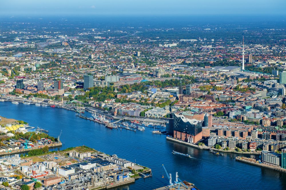 Hamburg from above - The Elbe Philharmonic Hall on the river bank of the Elbe in Hamburg