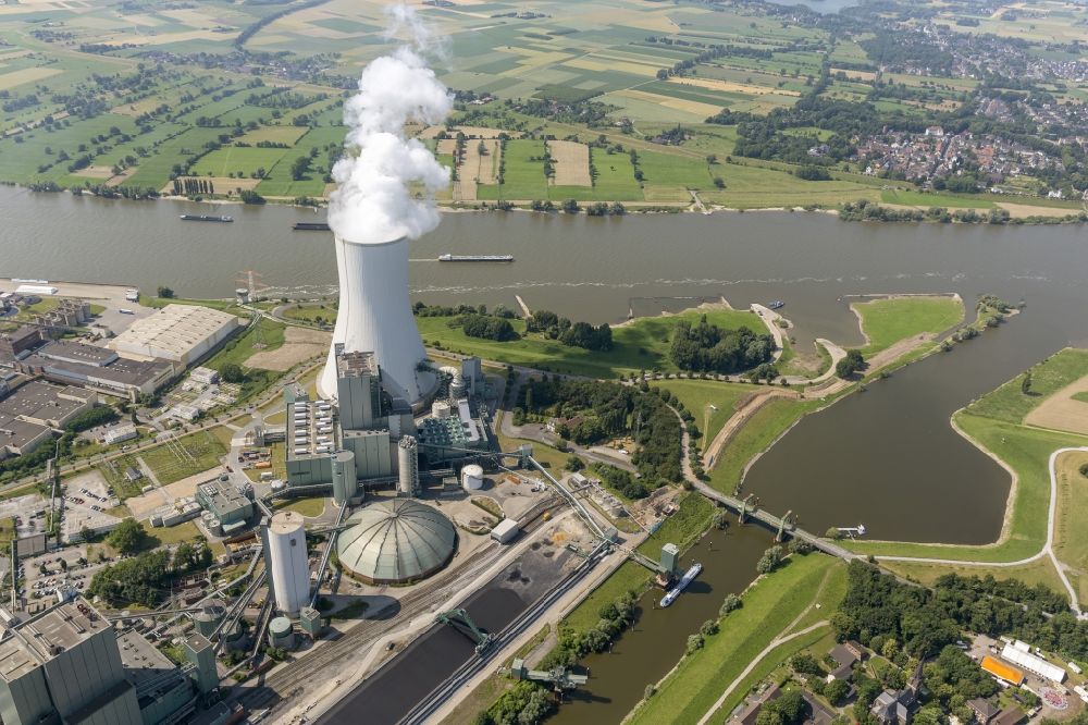 Duisburg OT Walsum from the bird's eye view: View of the power station Duisburg Walsum in the state North Rhine-Westphalia