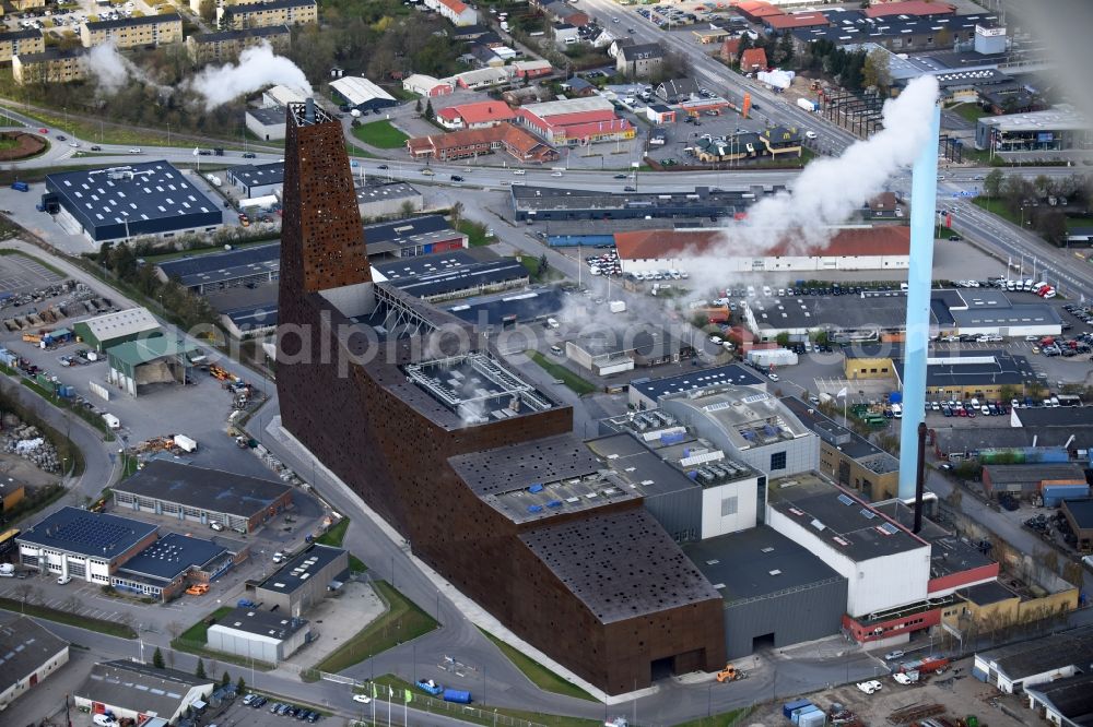 Roskilde from the bird's eye view: Power plants and exhaust towers of thermal power station of KARA/NOVEREN I/S in Roskilde in Region Sjaelland, Denmark