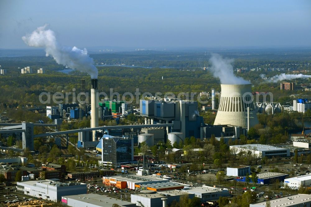 Berlin from the bird's eye view: Power plants and exhaust gas towers of the thermal power plant - Kraftwerk Reuter West Grosser Spreering in Berlin, Germany