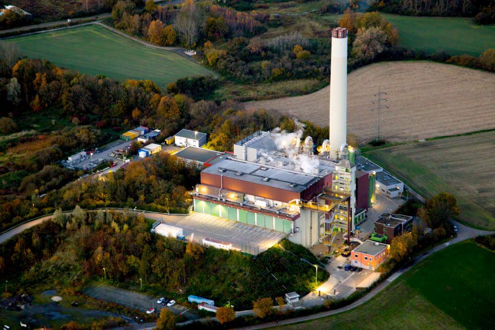Aerial image Bockum-Hövel - Power plants and exhaust towers of Waste incineration plant station in Bockum-Hoevel at Ruhrgebiet in the state North Rhine-Westphalia, Germany