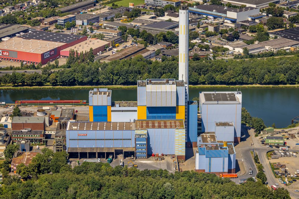 Aerial photograph Oberhausen - Power plants and exhaust towers of Waste incineration plant station on street Liricher Strasse in Oberhausen at Ruhrgebiet in the state North Rhine-Westphalia, Germany