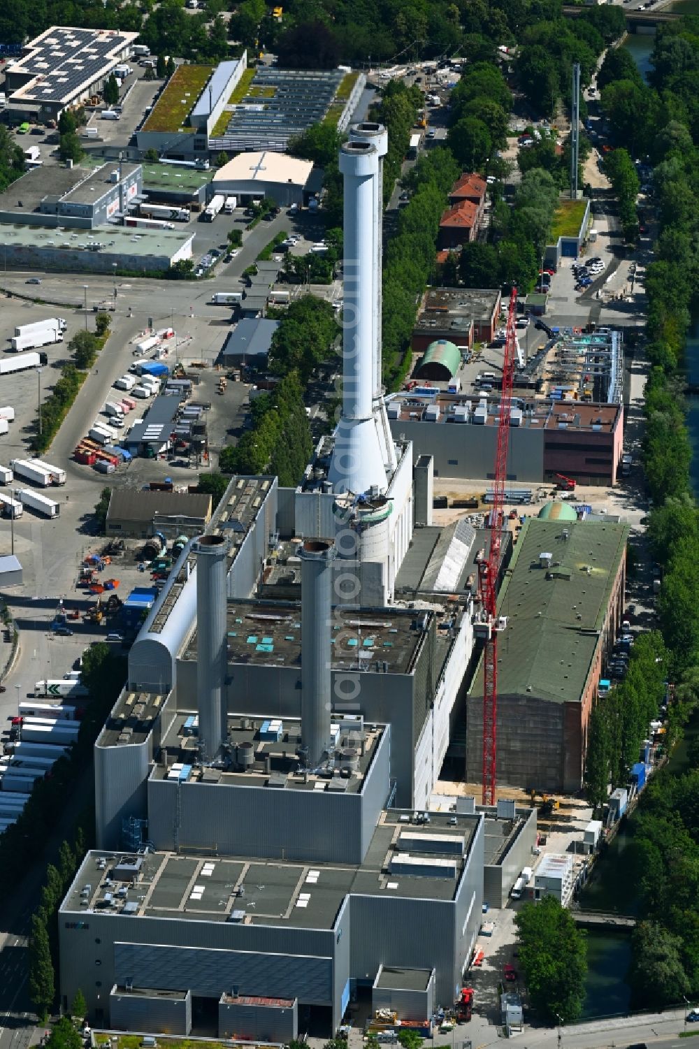 München from above - Power plants of the Suedheizkraftwerk at Schaeftlarnstrasse in Munich Sendling in the state of Bavaria