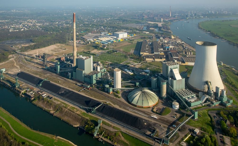 Aerial photograph Duisburg - Power plants and exhaust towers of thermal power station STEAG Heizkraftwerk Walsum on Dr.-Wilhelm-Roelen-Strasse in Duisburg in the state North Rhine-Westphalia, Germany
