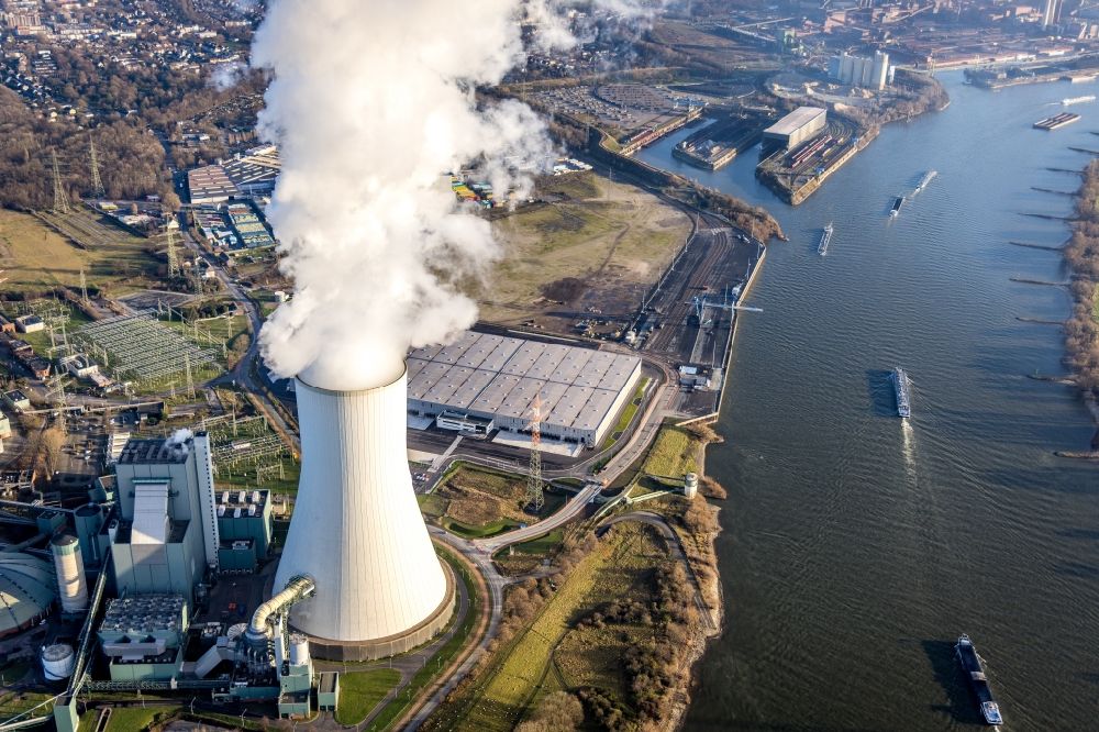 Aerial image Duisburg - Power plants and exhaust towers of thermal power station STEAG Heizkraftwerk Walsum on Dr.-Wilhelm-Roelen-Strasse in the district Alt-Walsum in Duisburg at Ruhrgebiet in the state North Rhine-Westphalia, Germany