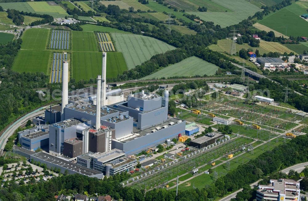 Aerial image Unterföhring - Power plants and exhaust towers of thermal power station SWM Heizkraftwerk Nord in Unterfoehring in the state Bavaria, Germany