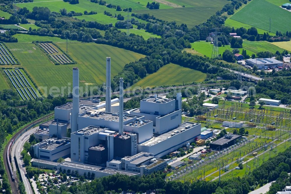 Aerial photograph Unterföhring - Power plants and exhaust towers of thermal power station SWM Heizkraftwerk Nord in Unterfoehring in the state Bavaria, Germany