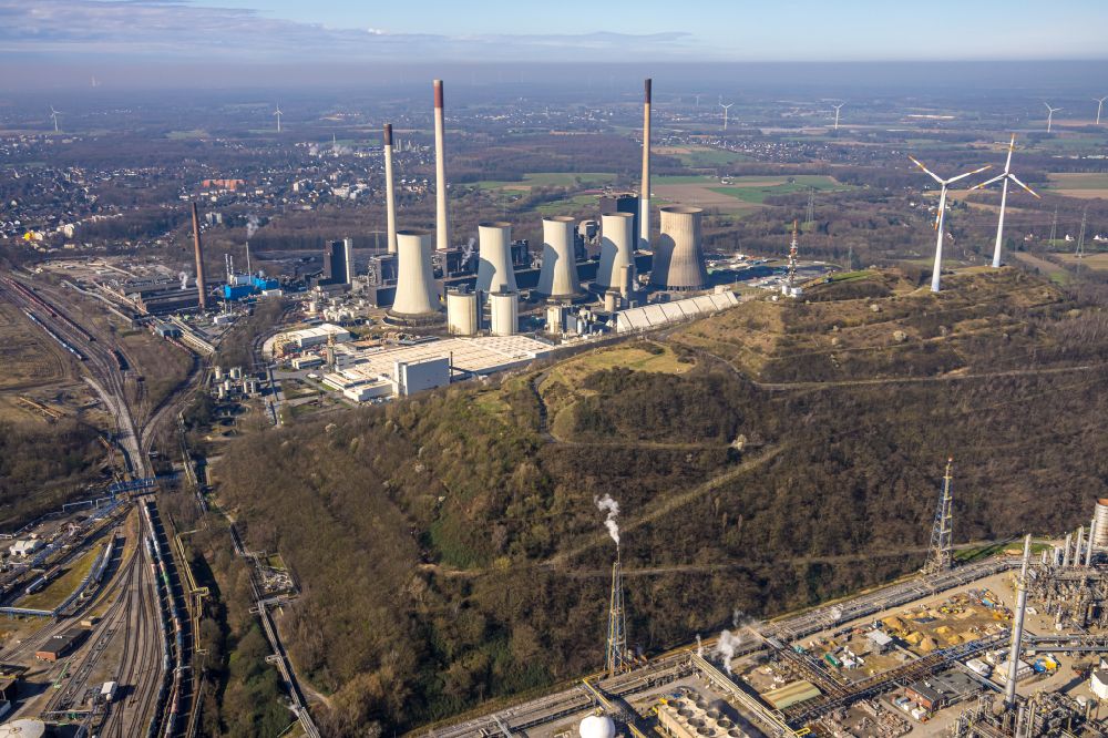 Gelsenkirchen from above - Power plants and exhaust towers of thermal power station Uniper power station GmbH in Gelsenkirchen in the state North Rhine-Westphalia