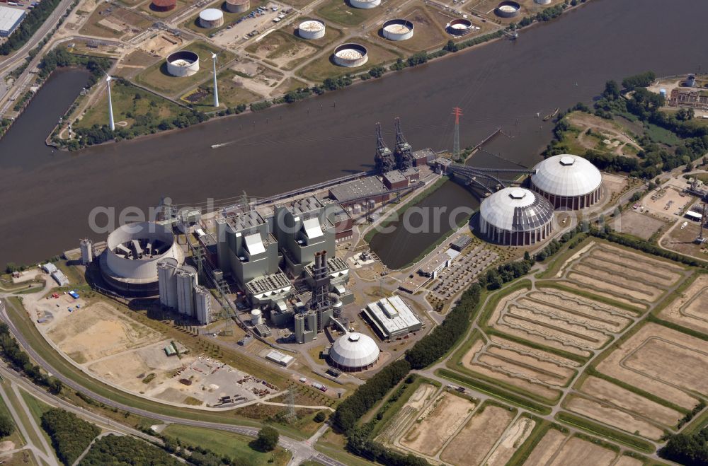 Hamburg from the bird's eye view: Power plants and exhaust towers of thermal power station Vattenfall Tiefstack in Hamburg Moorburg, Germany