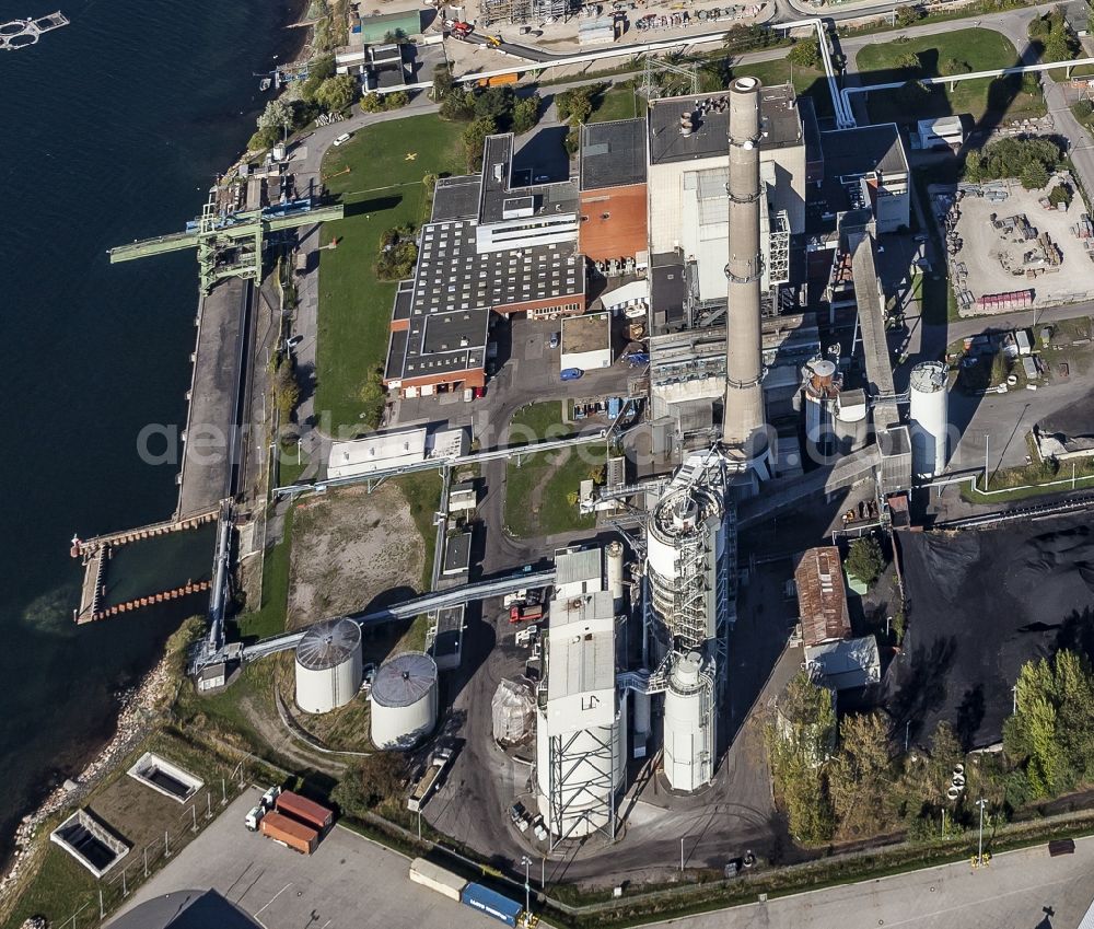 Aerial photograph Kiel - Power plants and exhaust towers of coal thermal power station in Kiel in the state Schleswig-Holstein, Germany