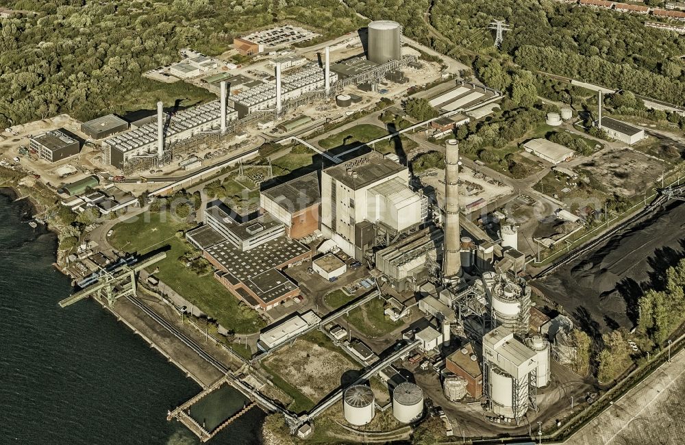 Kiel from the bird's eye view: Power plants and exhaust towers of coal thermal power station in Kiel in the state Schleswig-Holstein, Germany