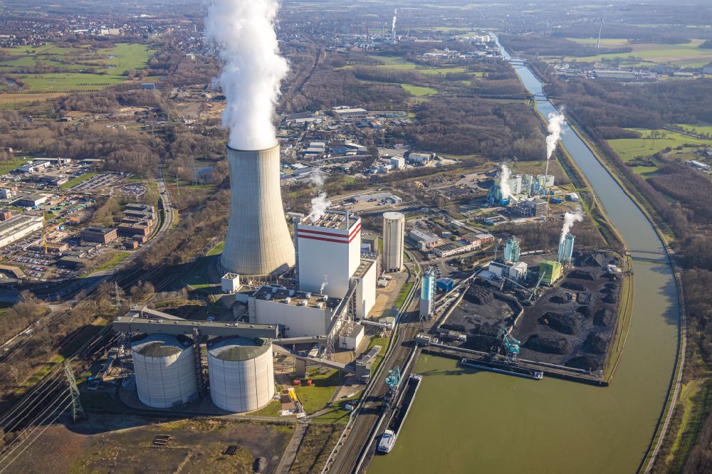 Aerial photograph Lünen - Power plant facilities of the coal-fired combined heat and power plant Kohlekraftwerk Luenen GmbH & Co. KG in Luenen in the federal state of North Rhine-Westphalia - NRW, Germany