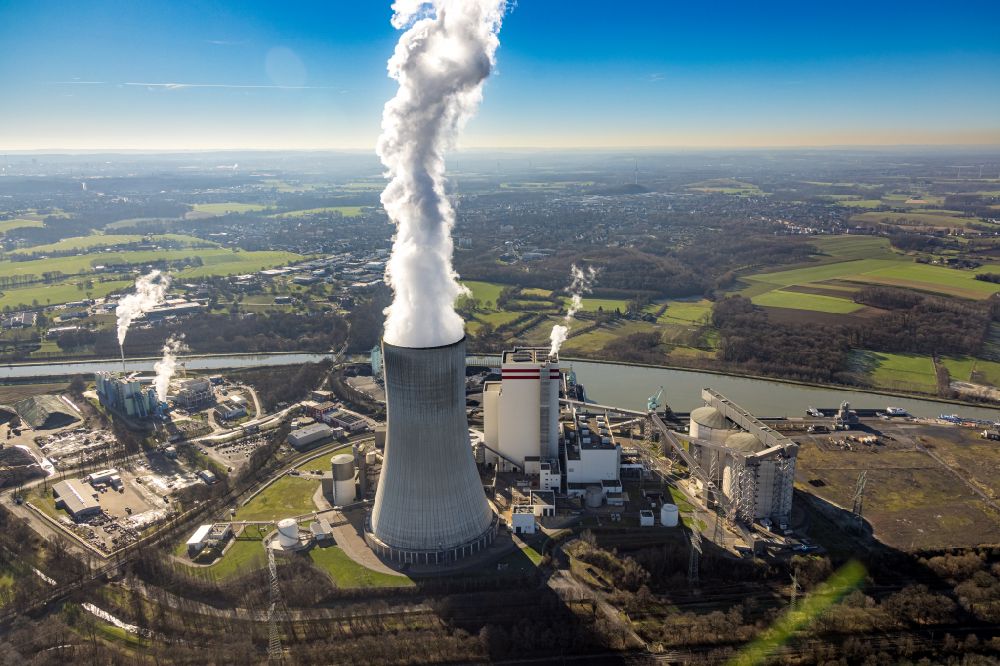Aerial photograph Lünen - Power plant facilities of the coal-fired combined heat and power plant Kohlekraftwerk Luenen GmbH & Co. KG in Luenen in the federal state of North Rhine-Westphalia - NRW, Germany