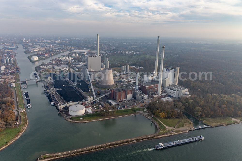 Aerial photograph Karlsruhe - Power plants and exhaust towers of coal power station EnBW Energie Baden-Wuerttemberg AG, Rheinhafen-Dampfkraftwerk Karlsruhe in the district Daxlanden in Karlsruhe in the state Baden-Wurttemberg, Germany